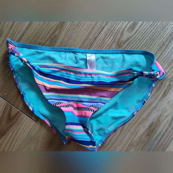 Summer Sale 🌼 l never worn but washed and removed tag. Has crotch sticker - Picture 5 of 9